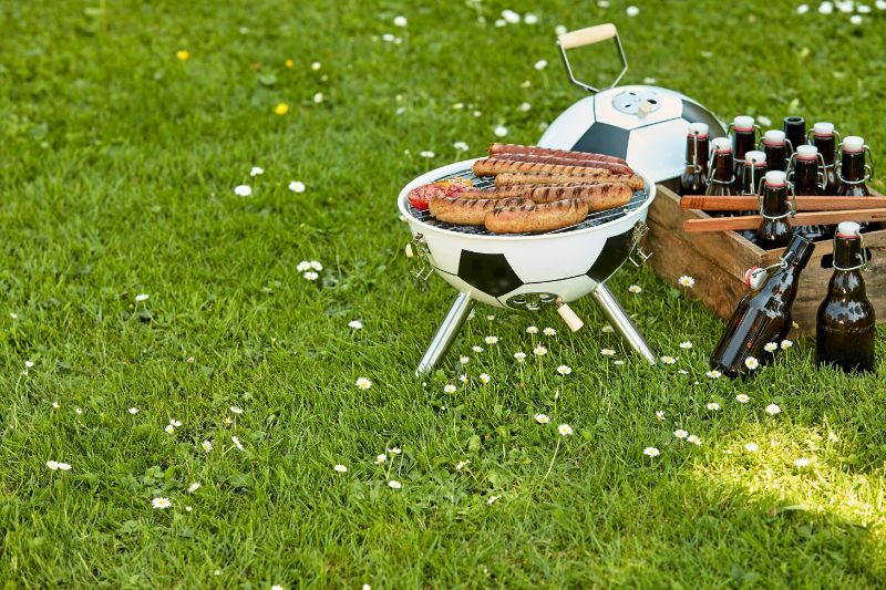 Die EM-Spiele auf dem Campingplatz erleben.