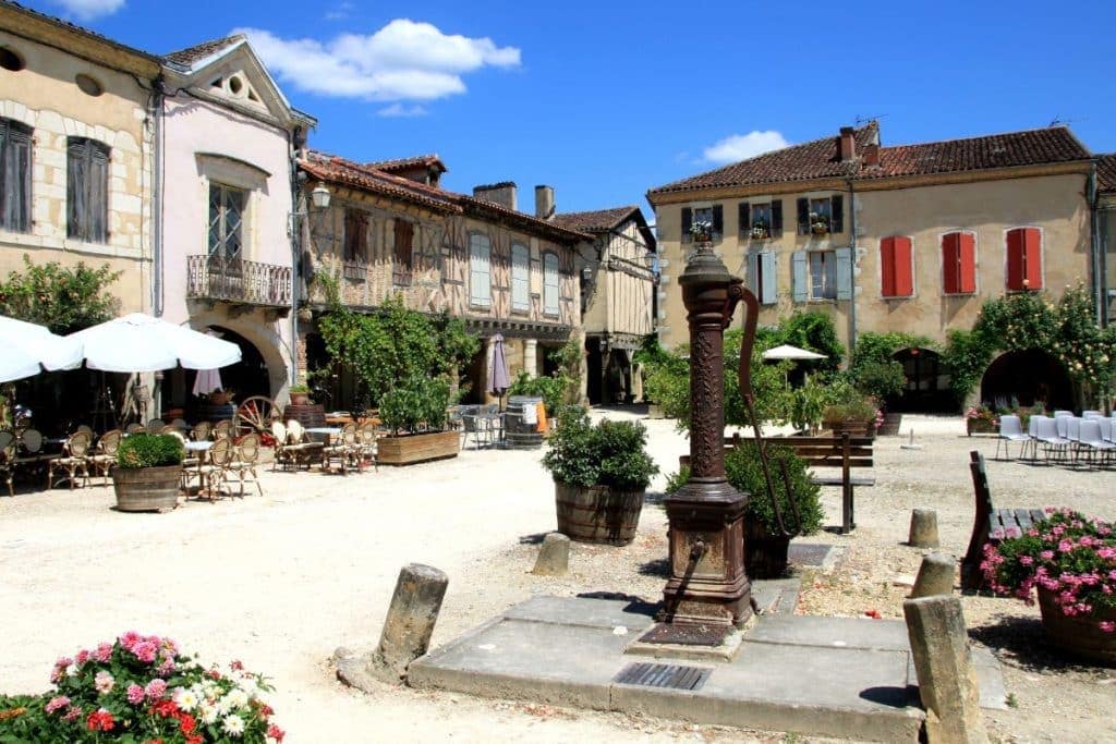 Überwintern im Süden: Die mittelalterliche Stadt Labastide d'Armagnac